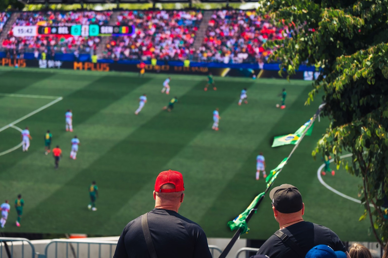 Online entertainment and greek football: planning leisure time around the match calendar